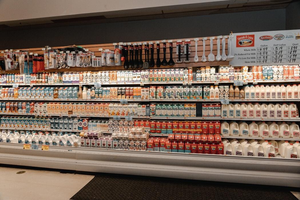 Images Holiday Farms Supermarket