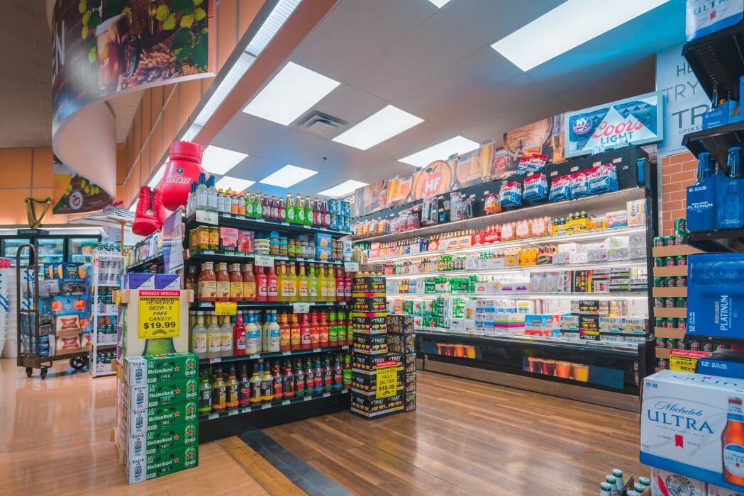 Images Holiday Farms Supermarket