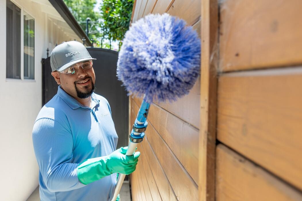 Images Brooks Pest Solutions