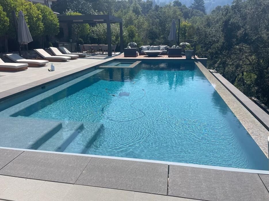 Images Manta Ray Pool Service