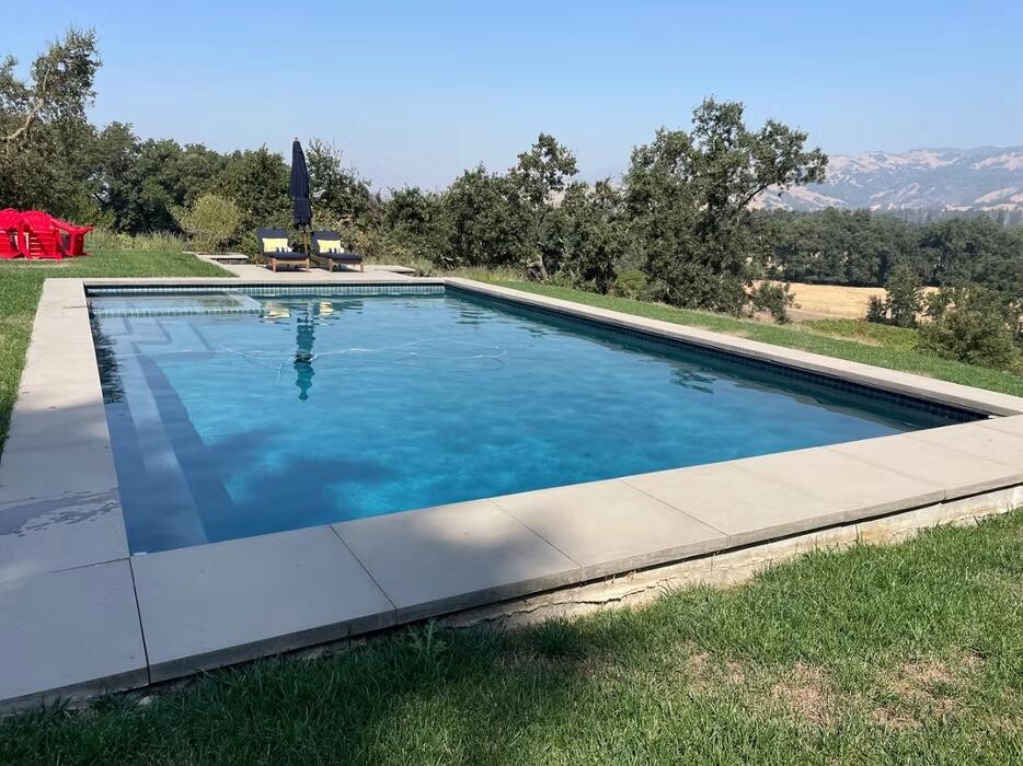 Images Manta Ray Pool Service