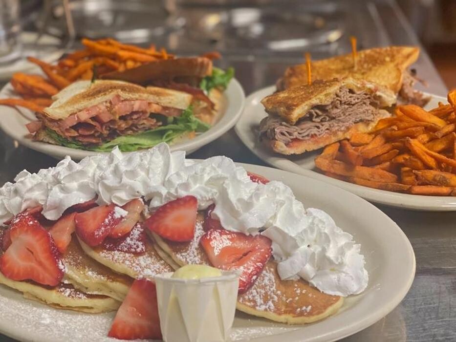 Images Cindi's NY Deli & Restaurant