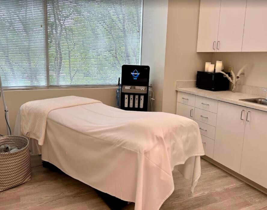 Images Lyle Plastic Surgery and Aesthetics Center