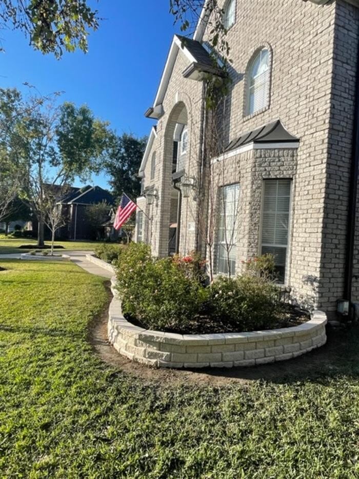 Images Bezuz Lawn & Landscaping LLC - Houston Landscaper, Hardscaping & Turf Installation