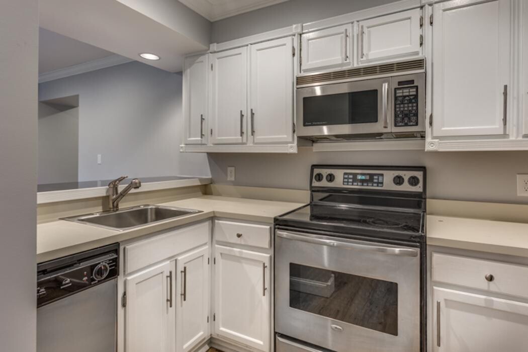 Images James Harrison - Boston Bayside Properties