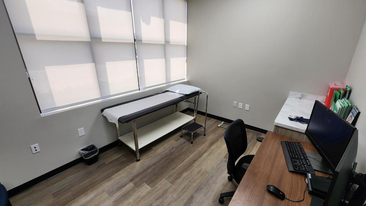 Images Minivasive Orthopedics - Sugar Land - Dr. Wayne Alani