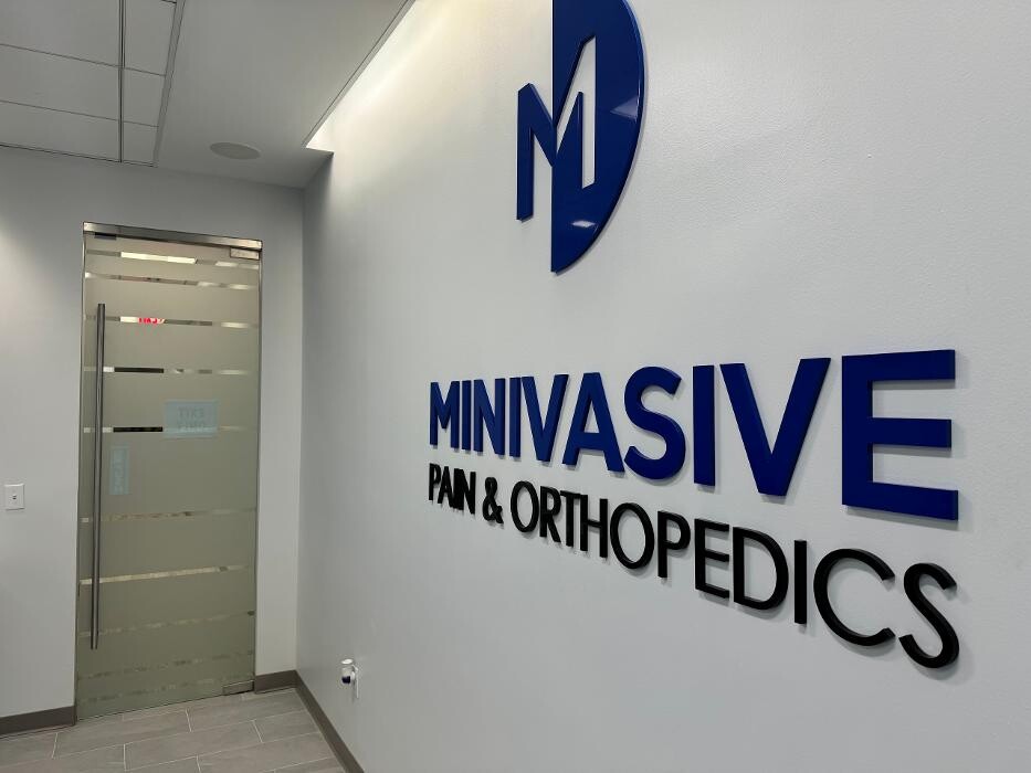 Images Minivasive Pain & Orthopedics - Pearland