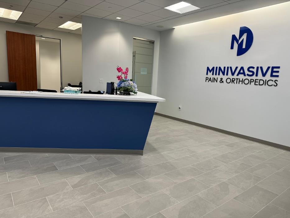 Images Minivasive Pain & Orthopedics - Pearland