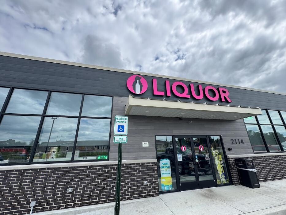 Images CoinFlip Bitcoin ATM - Penguin Liquor #4 (Lafayette)