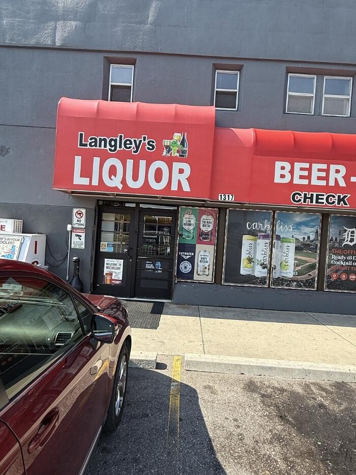 Images CoinFlip Bitcoin ATM - Langley Liquor & Lottery (Lincoln Park)