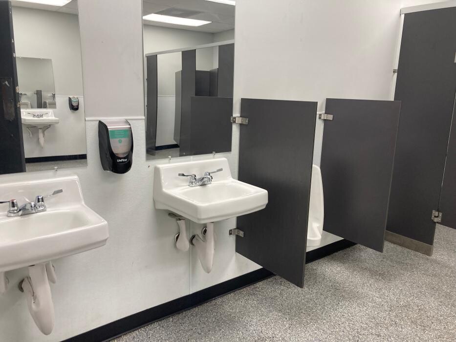 Images Brittex Bubbles LLC - Commercial Cleaning