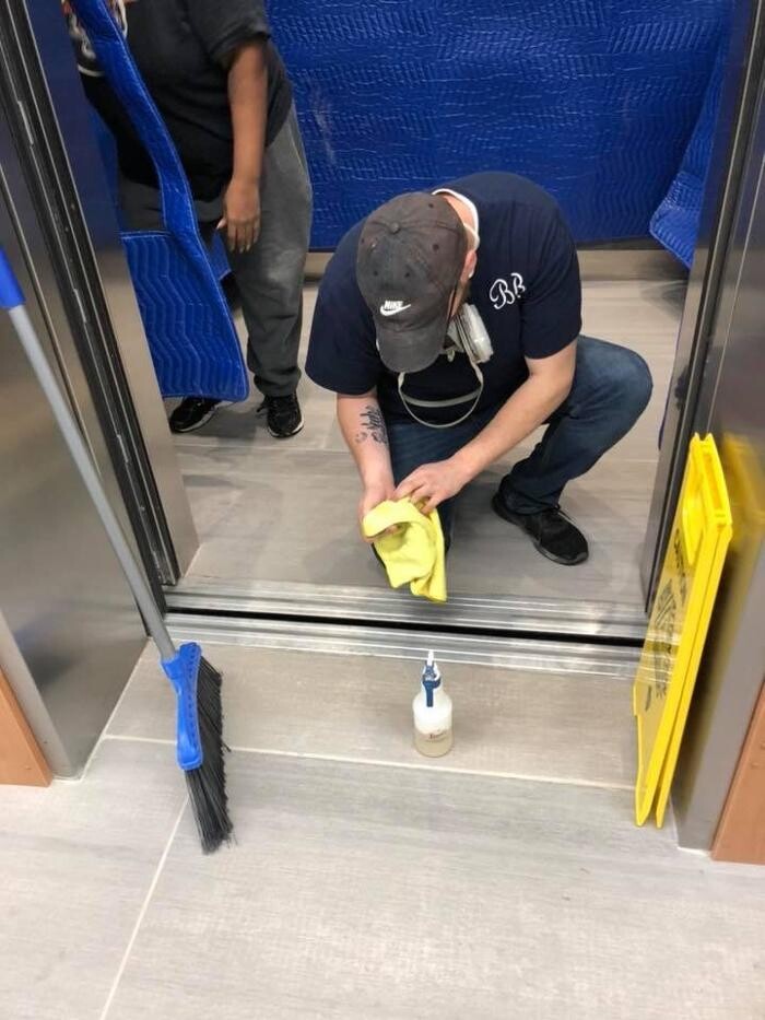 Images Brittex Bubbles LLC - Commercial Cleaning
