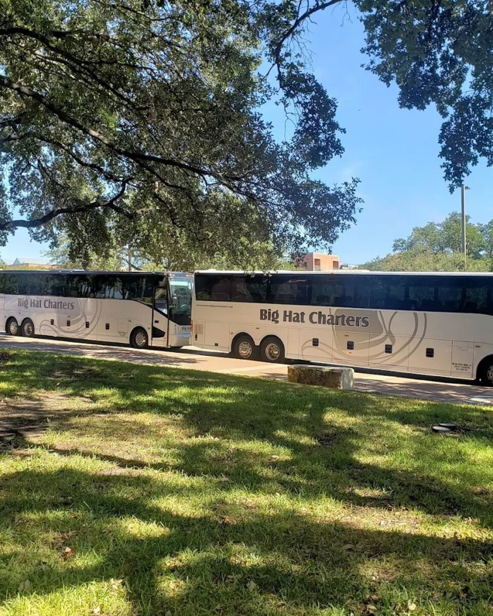 Big Hat Limousines & Transportation Logo