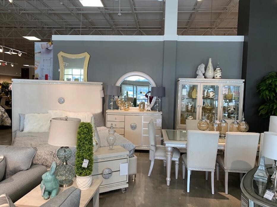 Images Regency Furniture