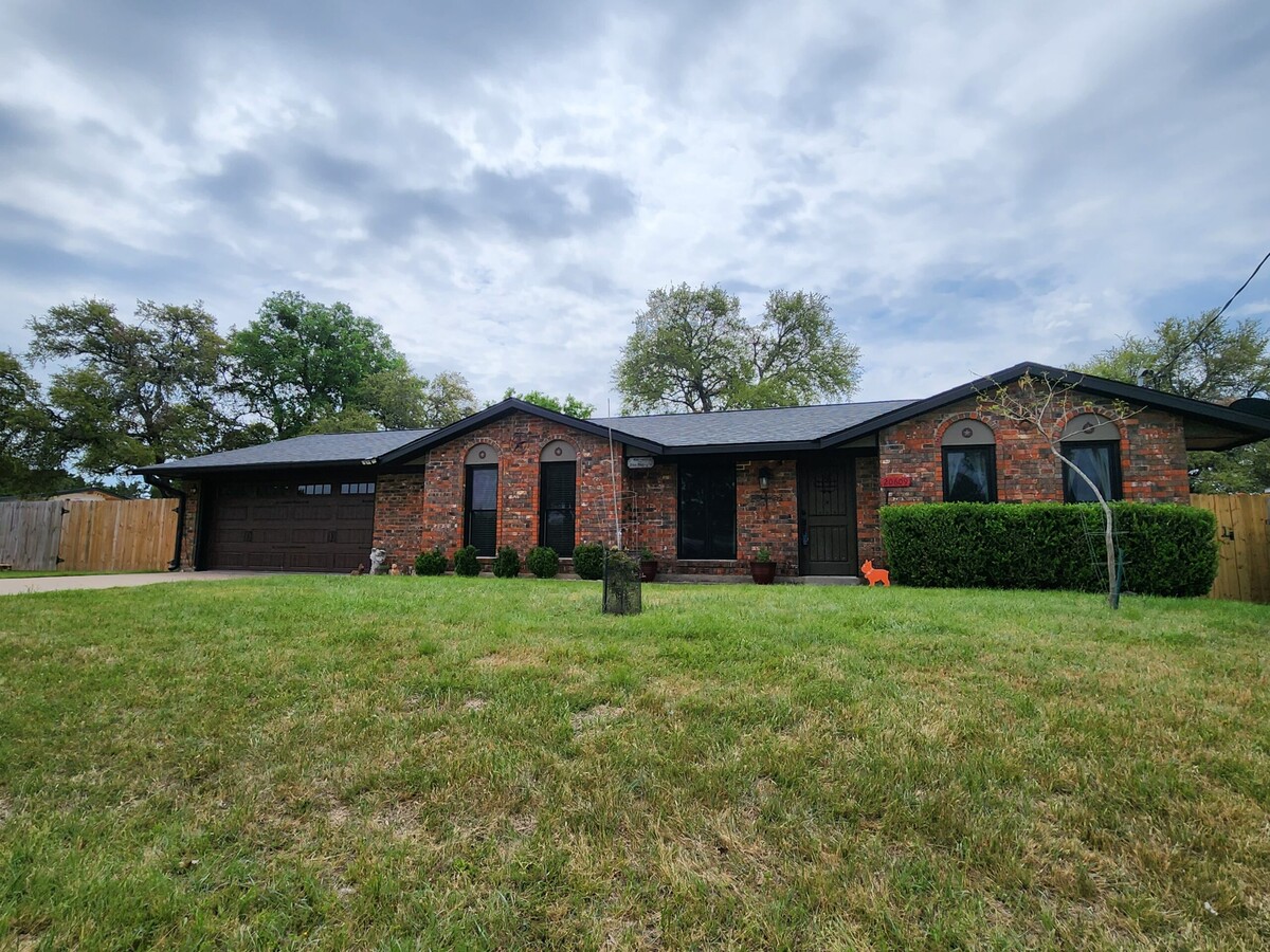 Images Hall's Roofing & Sheet Metal
