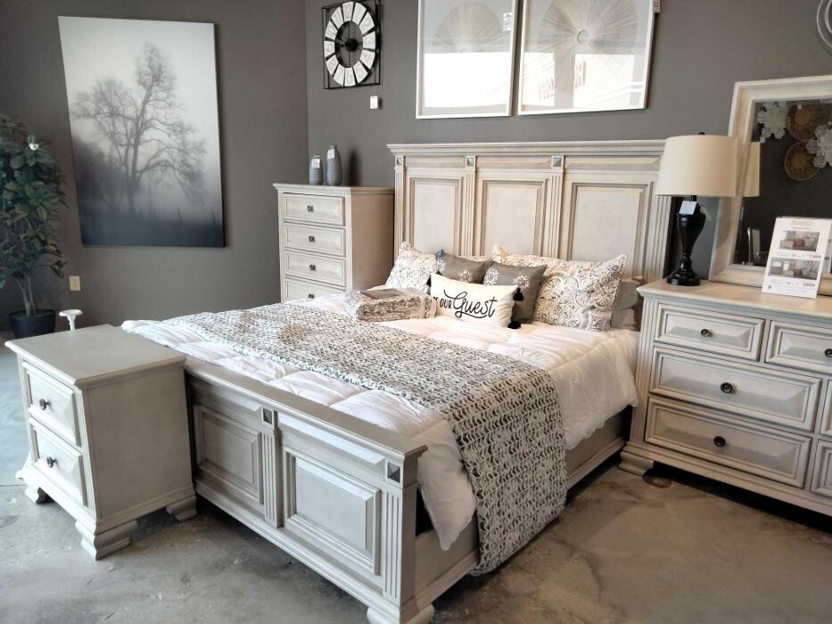Images Regency Furniture