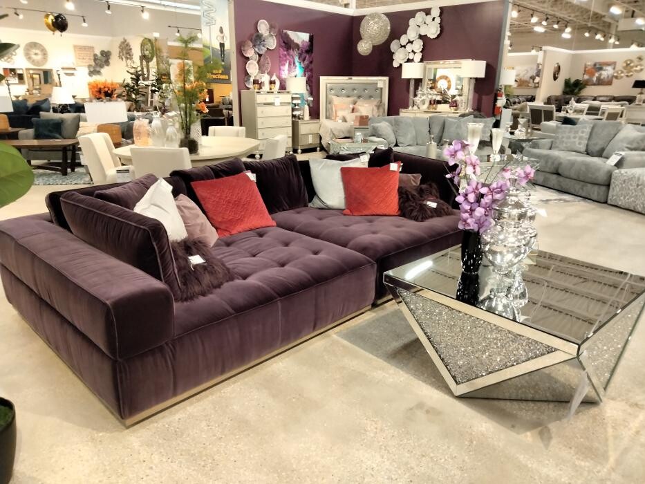 Images Regency Furniture