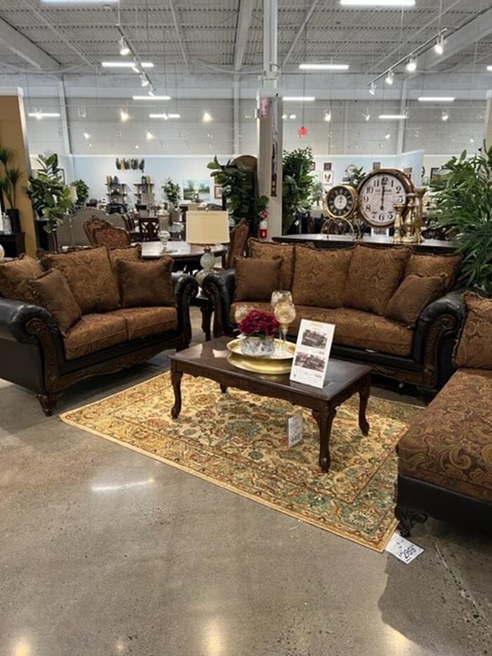 Images Regency Furniture