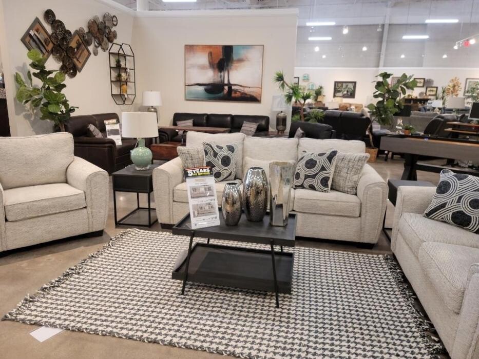 Images Regency Furniture