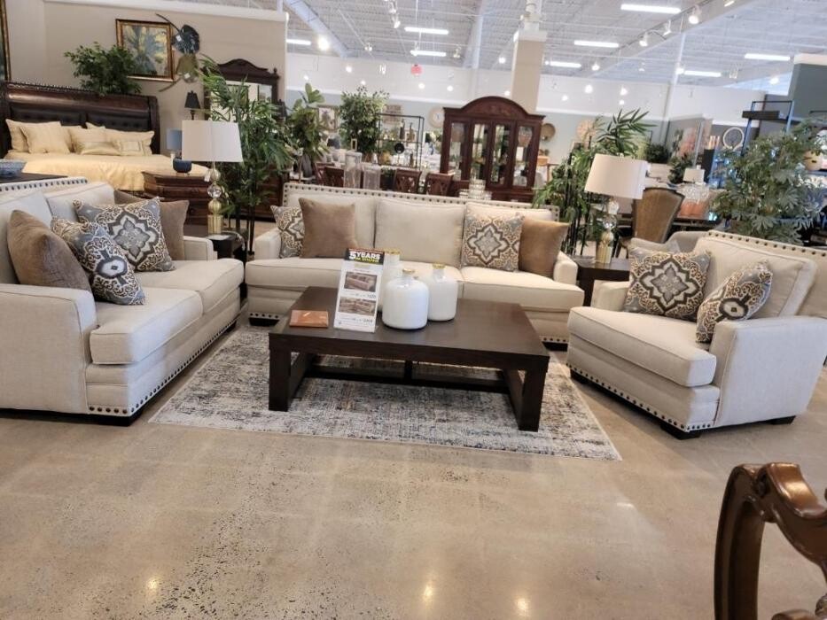 Images Regency Furniture