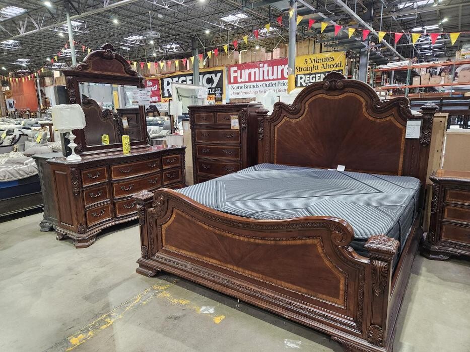Images Regency Furniture