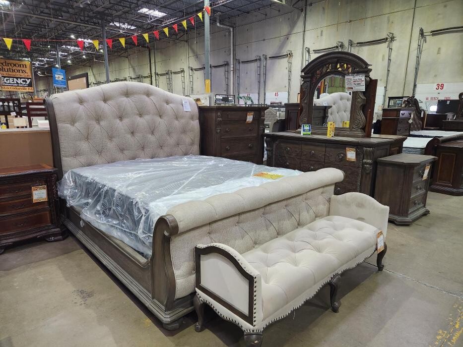 Images Regency Furniture