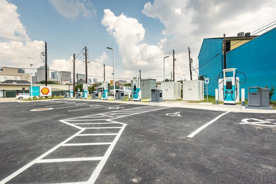 Images Shell Recharge Charging Station