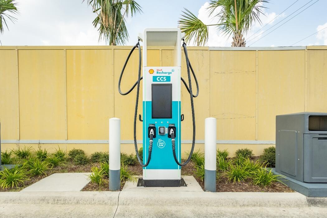 Images Shell Recharge Charging Station