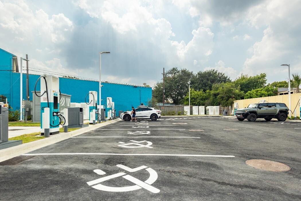 Images Shell Recharge Charging Station