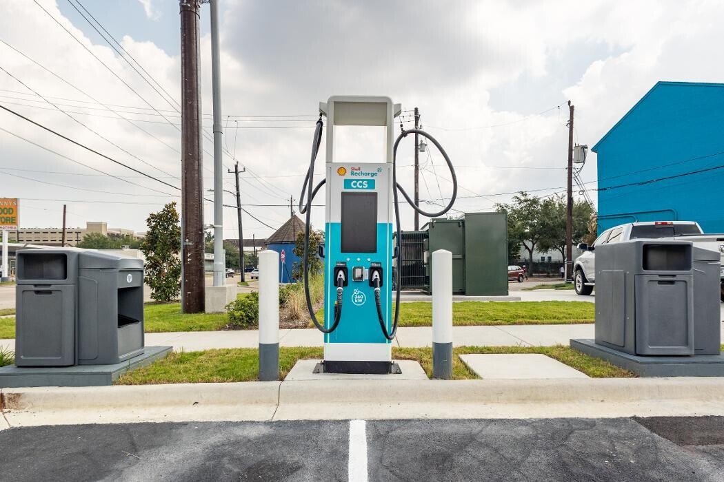 Images Shell Recharge Charging Station