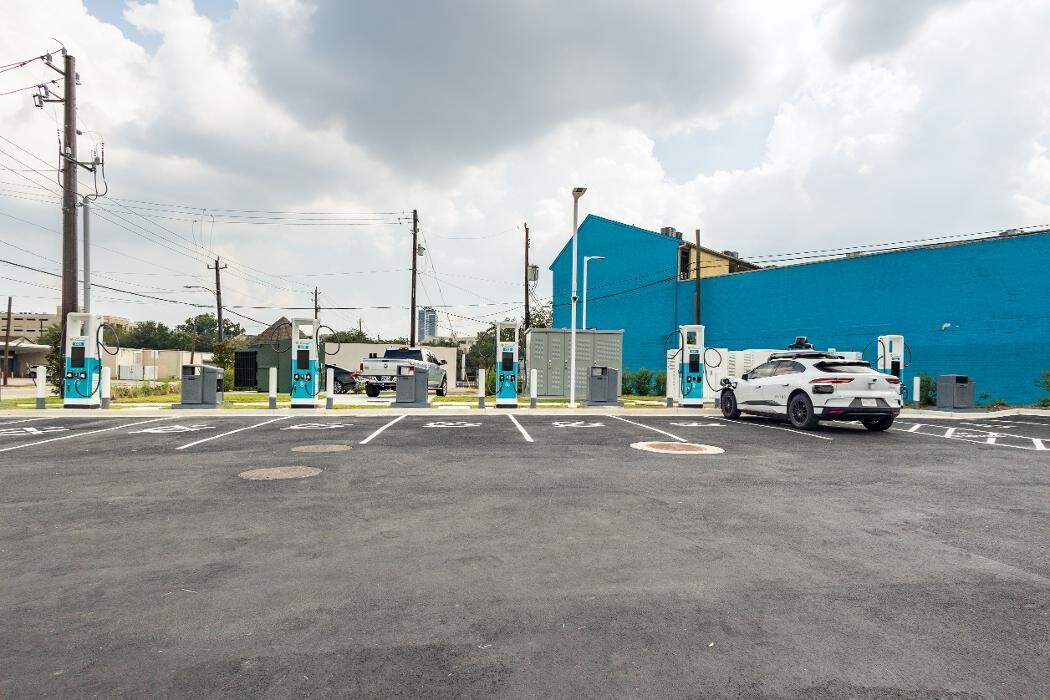 Images Shell Recharge Charging Station