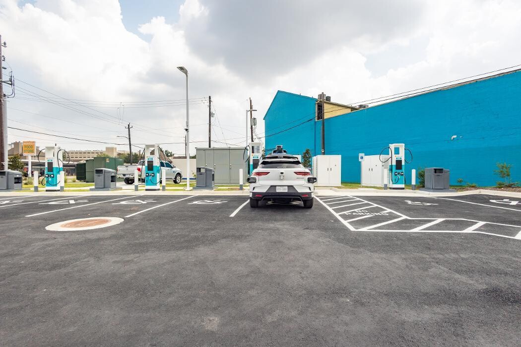 Images Shell Recharge Charging Station