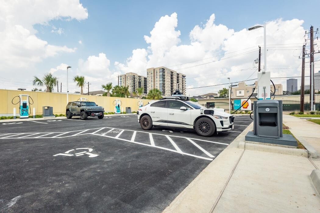 Images Shell Recharge Charging Station