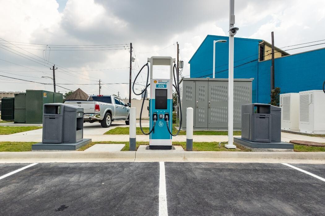 Images Shell Recharge Charging Station