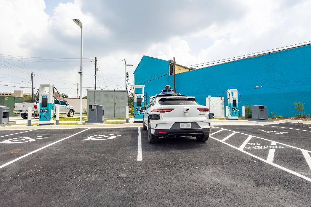 Images Shell Recharge Charging Station