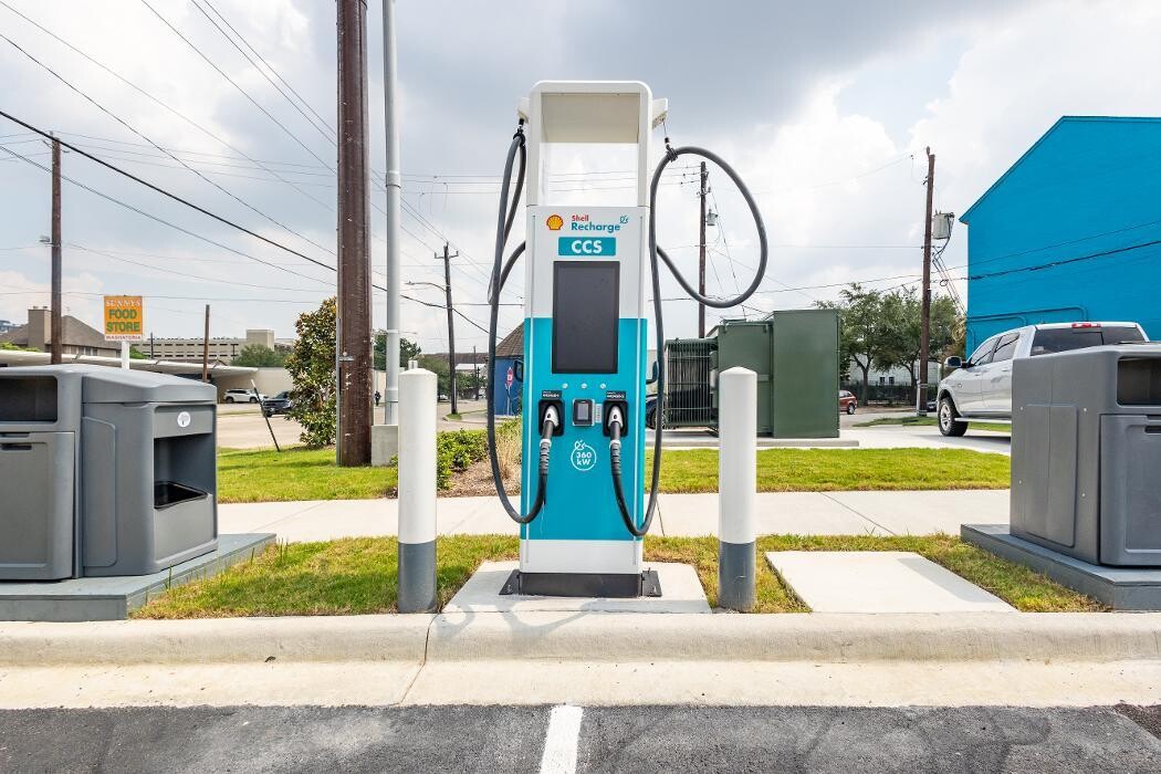 Images Shell Recharge Charging Station