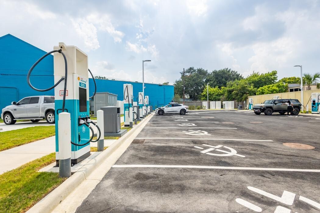 Images Shell Recharge Charging Station