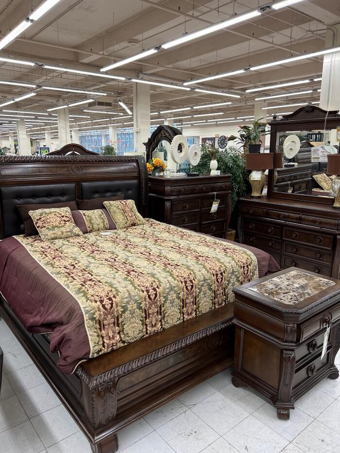 Images Regency Furniture