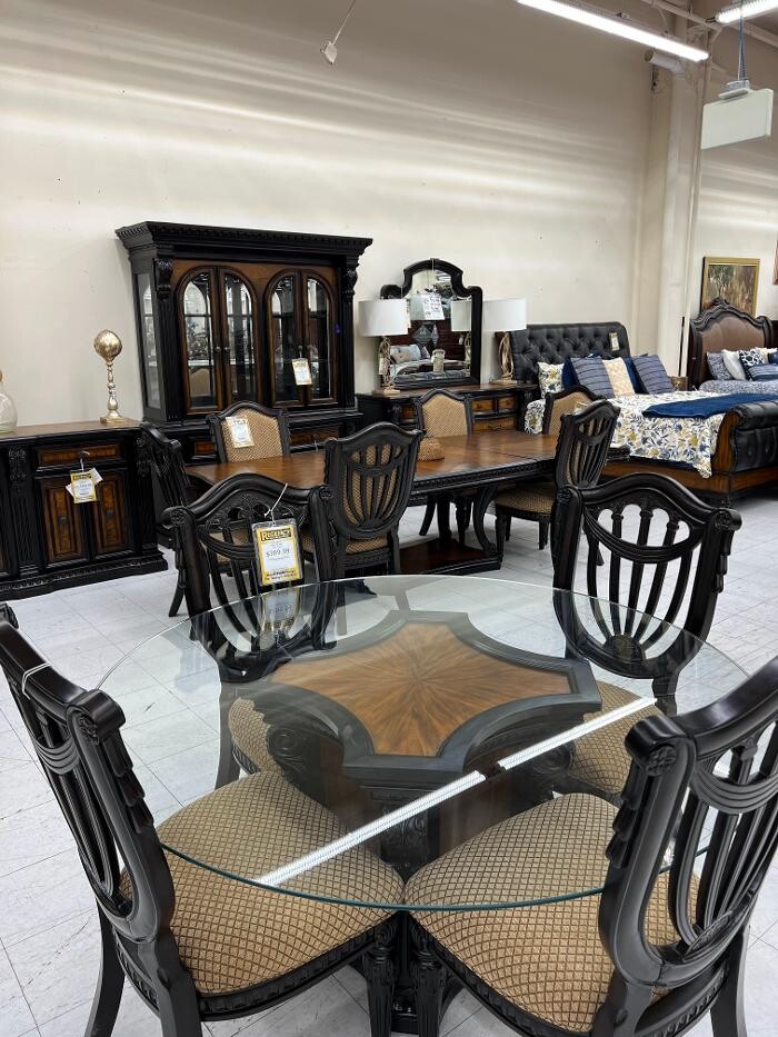 Images Regency Furniture