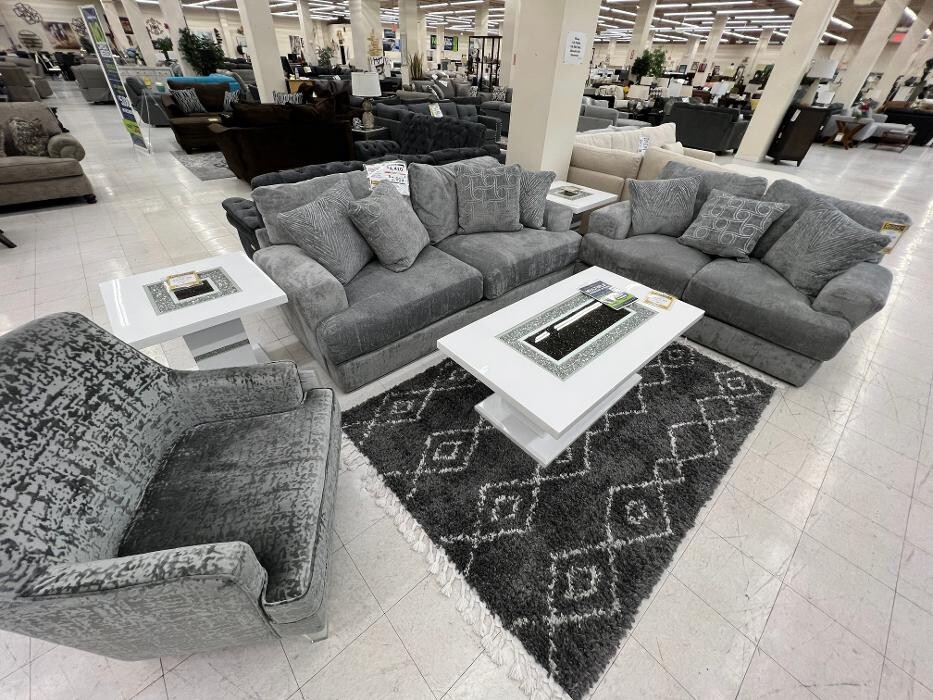 Images Regency Furniture
