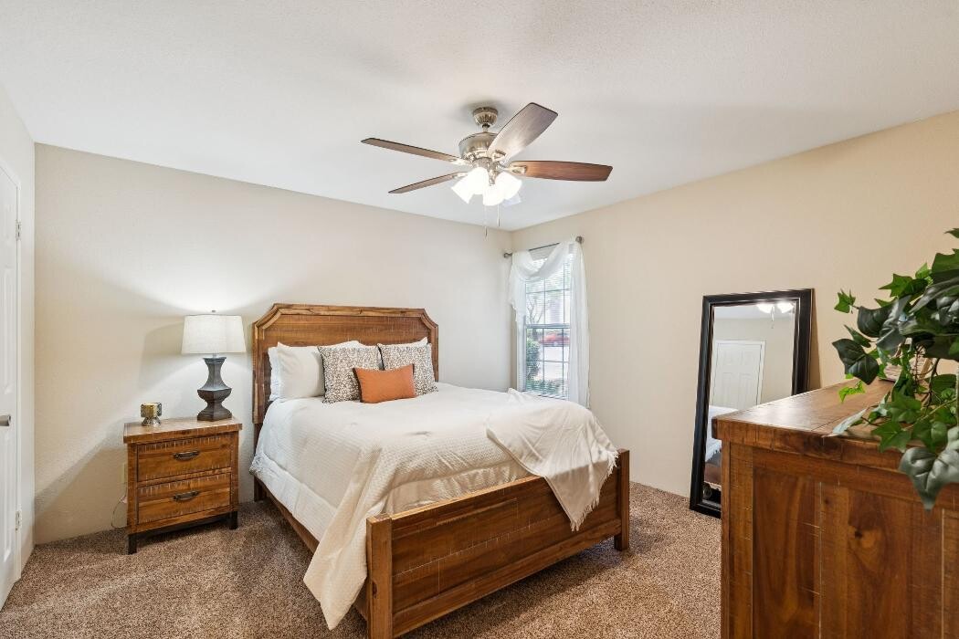 Images The Landing Apartments at Edgewater