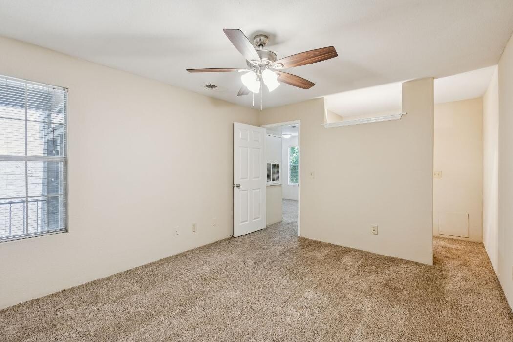 Images The Landing Apartments at Edgewater