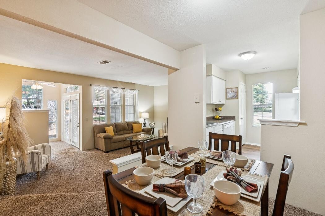 Images The Landing Apartments at Edgewater