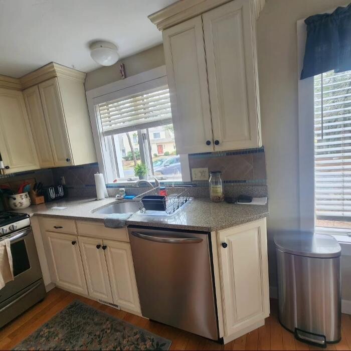 Images Leo's Painting and carpentry services