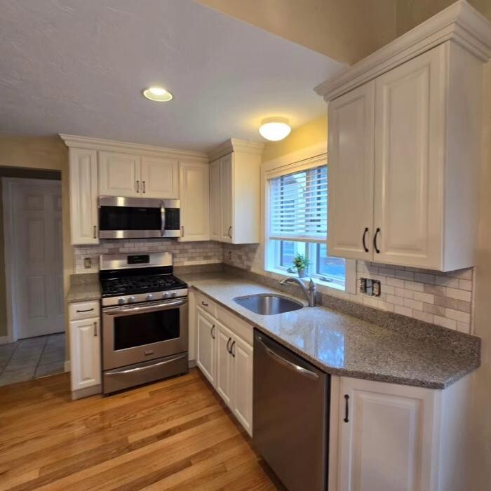 Images Leo's Painting and carpentry services