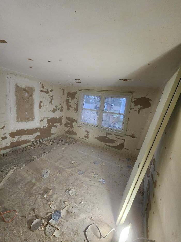 Images Leo's Painting and carpentry services