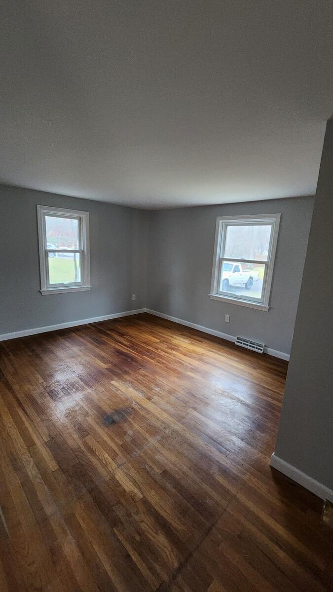 Images Leo's Painting and carpentry services