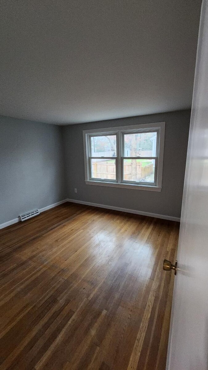 Images Leo's Painting and carpentry services
