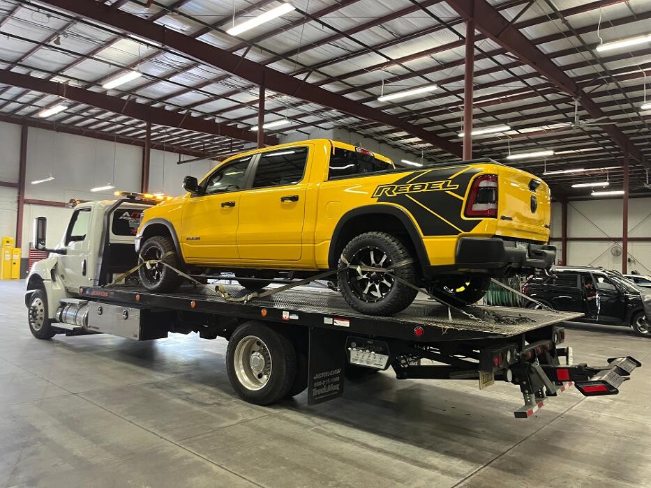 Images Accredited towing and transport, llc.