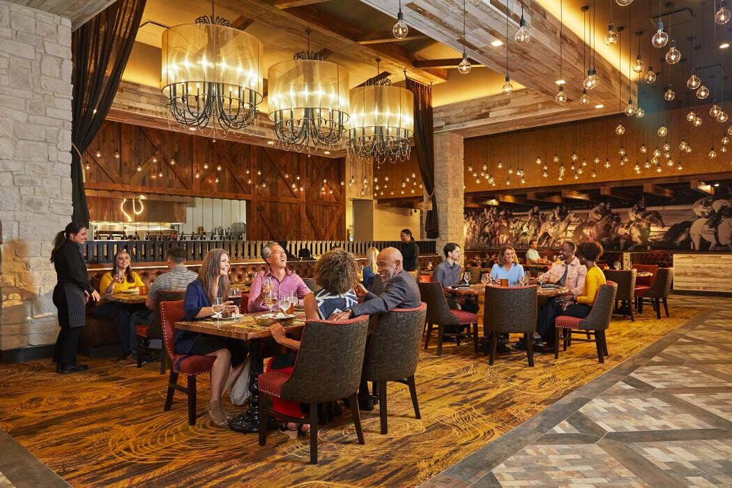 Images Oliver's Chop House & Bourbon Bar at Derby City Gaming and Hotel